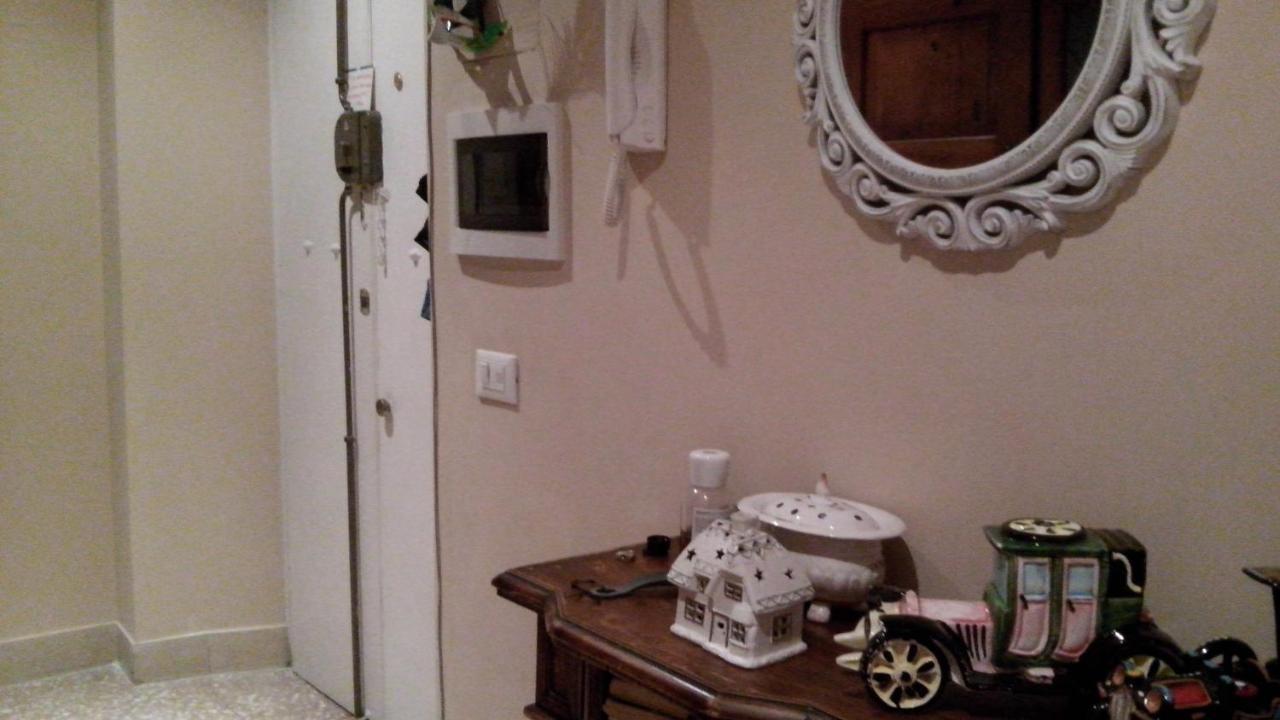 Affittacamere , Rooms Near Trastevere Station ローマ エクステリア 写真