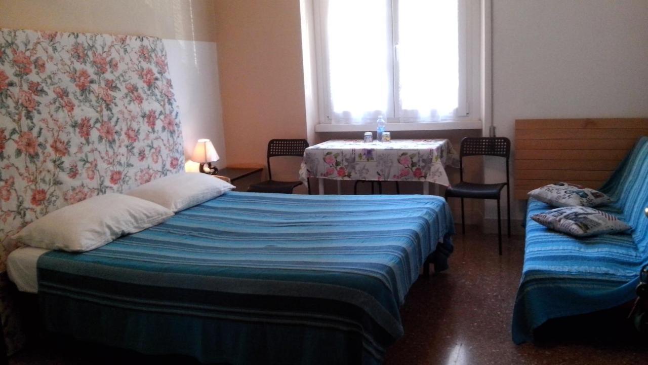 Affittacamere , Rooms Near Trastevere Station ローマ エクステリア 写真