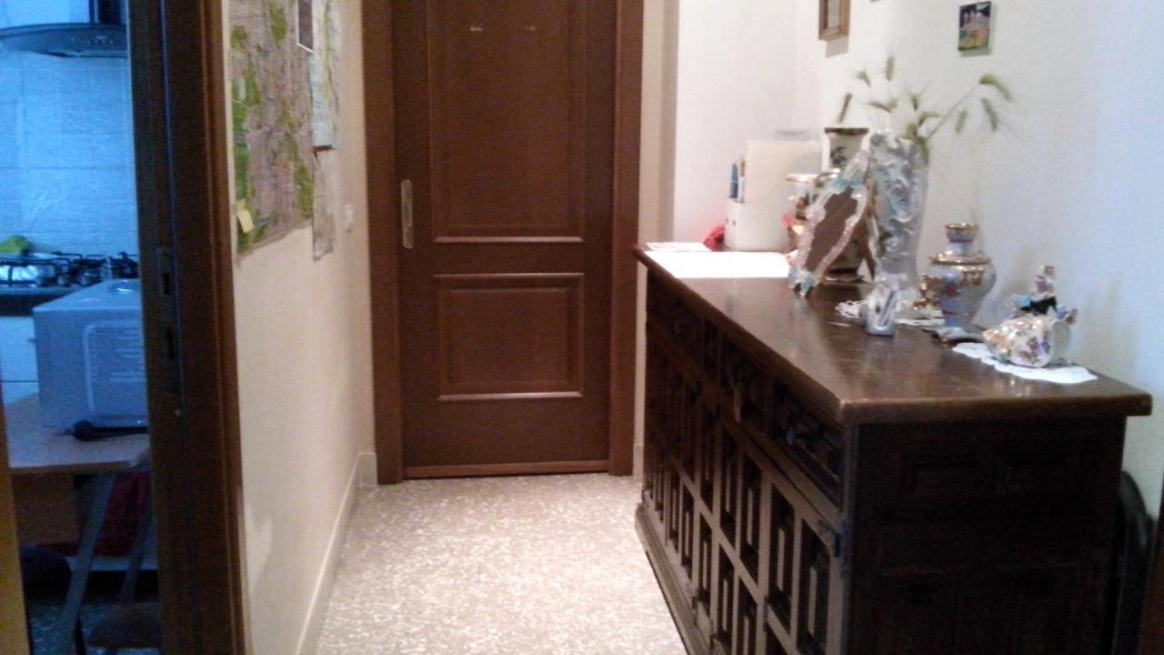 Affittacamere , Rooms Near Trastevere Station ローマ エクステリア 写真
