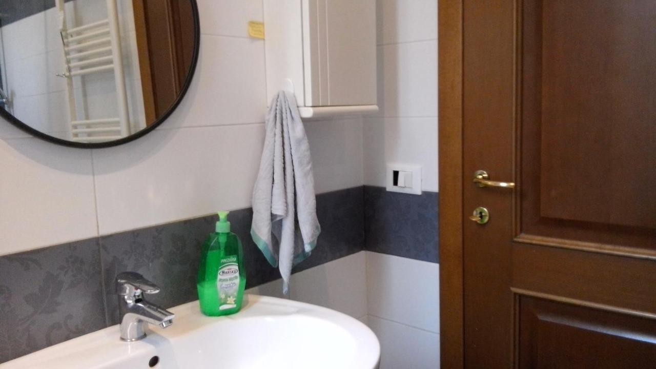 Affittacamere , Rooms Near Trastevere Station ローマ エクステリア 写真