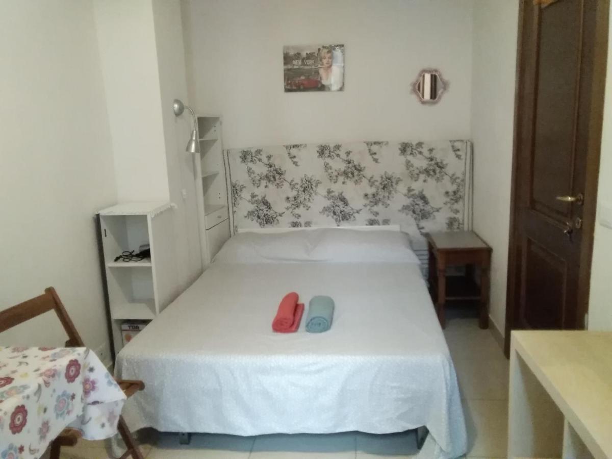 Affittacamere , Rooms Near Trastevere Station ローマ エクステリア 写真